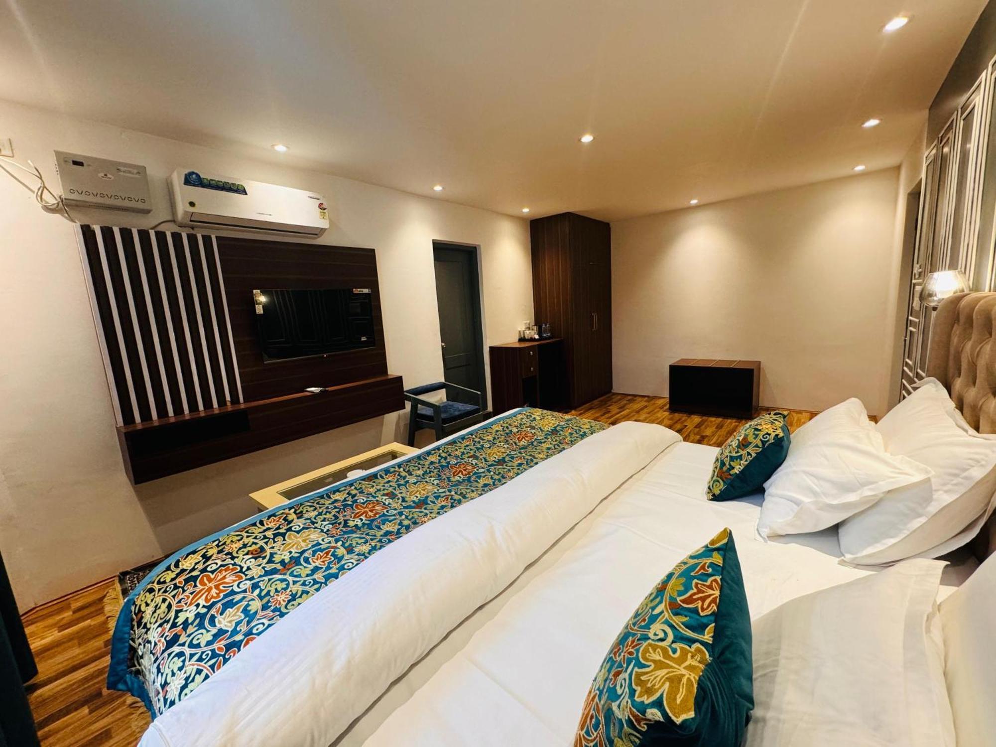 De Elaaf The Luxury Stay Srinagar  Bagian luar foto
