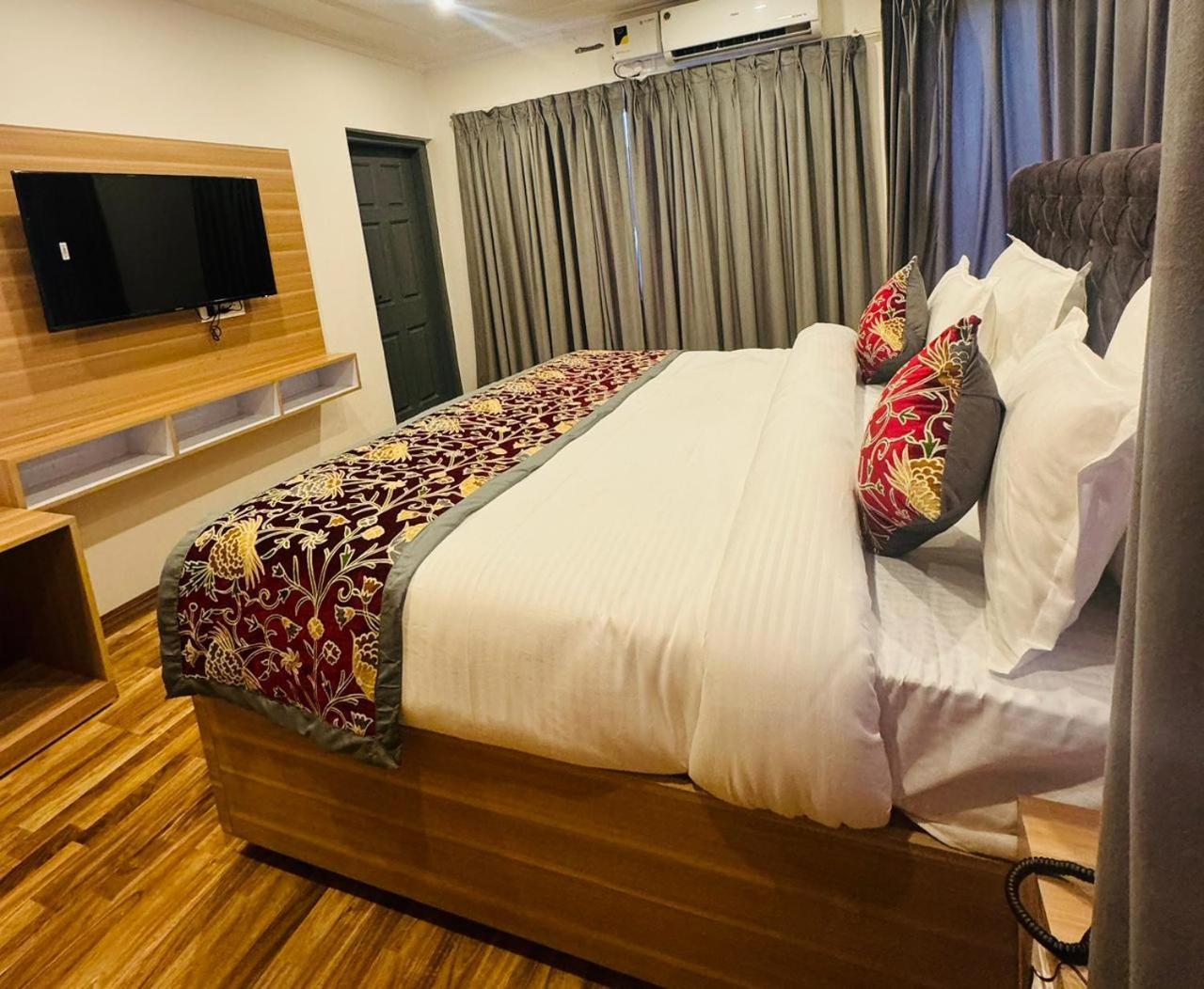 De Elaaf The Luxury Stay Srinagar  Bagian luar foto